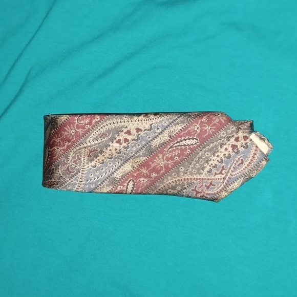 VGUC - 100% Imported Silk Tie - Handmade In The U.S.A. - Picture 2 of 10